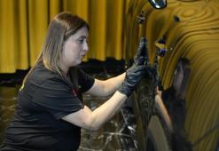 Eşinin yanında çırak olarak başladı! Şimdi herkes aracını ona emanet ediyor