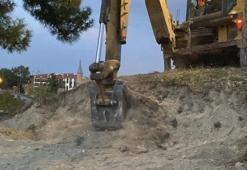 Belediye ekipleri yol kenarını kazarken buldu! Sırrı çözülemedi, soruşturma başlatıldı