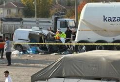 Ankara'da korkunç kaza! Otomobil tır çekicisine çarptı, 3 kişilik aile hayatını kaybetti