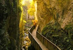 Kastamonu Pınarbaşı'nın cennet köşesi! İçinden sonbaharın geçtiği Horma Kanyonu'nda kartpostallık görüntüler