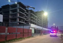 Manisa'da üzerine çelik kapı düşen yabancı uyruklu işçi, öldü