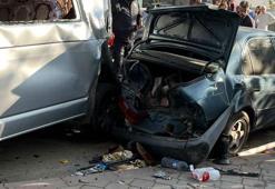 Başkentte freni patlayan kamyon dehşet saçtı! Park halindeki araçlara çarparak durdu