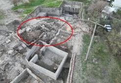 İzmir'deki kazılarda ortaya çıktı! 7 odası var! İçinden çıkanlar herkesi şaşkına çevirdi