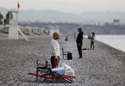 Antalyalılardan Ata'ya karada ve denizde saygı duruşu