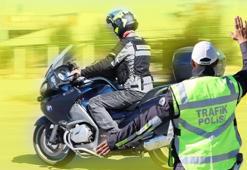 Motosiklet sürücüleri dikkat! Denetimler sıkılaştı: Bunu yapmayanlara para cezası geliyor