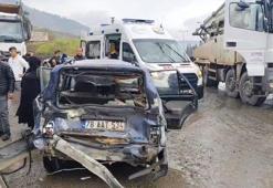 Karabük'te otomobil ile kamyon çarpıştı: 5 yaralı