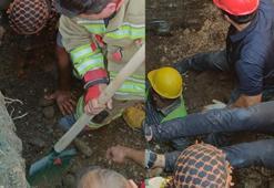 Hatay Antakya'da altyapı çalışması sırasında toprak altında kalan işçi kurtarıldı
