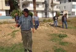 Telefonla su buluyor, suyu görünce elektrik çarpmışa dönüyor! Mersinli çiftçinin 35 yıllık gizli yeteneğini gören hayret ediyor