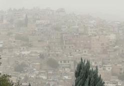 Şanlıurfa’da toz taşınımı hayatı olumsuz etkiledi: Görüş mesafesi 20 metreye kadar düştü