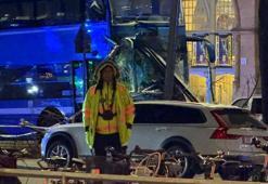 İsveç'te otobüsün durağa çarpması sonucu ölü ve yaralıların olduğu bildirildi