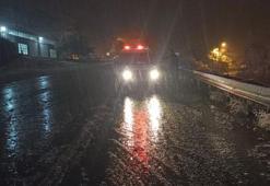 Sivas'ta Kar ve tipi etkisini artırdı, kara yolları trafiğe kapatıldı