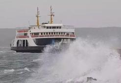 Gökçeada’ya deniz ulaşımı durdu: Tüm seferler iptal