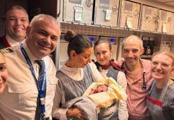 Türk Hava Yolları uçağında doğum heyecanı! Filipinli kadının sancıları başlayınca ekip harekete geçti