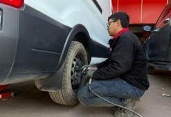 Lastikçilerde kış yoğunluğu! Sürücüler kış lastiği değişimi için akın ediyor