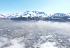 Erzurum'a sis çöktü! Kadim sokaklar masal diyarını andırdı