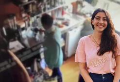 Beyoğlu'ndaki kafede deterjanla kahve hazırlayan çalışanın ifadesi ortaya çıktı: 'Şişeler tezgahın üzerindeydi su olduğunu düşündüm'