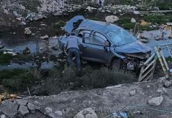 Mardin'de otomobil, köprüden kanala düştü; 1'i ağır 3 yaralı