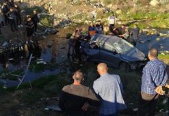 Mardin Artuklu'da otomobil, köprüden kanala düştü; 1'i ağır 3 yaralı