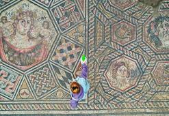 İznik’te kanalizasyon kazısında bulundu: 50 metrekare genişliğinde! Tek parça halinde çıkarıldı