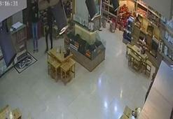 Şanlıurfa Balıklıgöl’de iş yerine silahlı saldırı kamerada: 1 yaralı