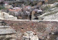 Bu köprünün mimarı şeytanla anlaştı! Türkiye'de sadece 2 tane var, birisi Konya'da! Sille'nin tehlikeli geçidi yüzyıllara meydan okuyor