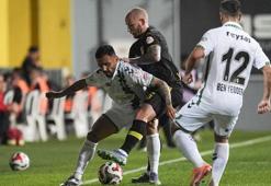 İstanbulspor - Sakaryaspor maçında gol düellosu! Puanlar paylaşıldı