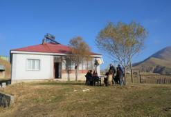 Öğretmenler yollara düştü: Zorlu coğrafyada eğitim mücadelesi