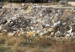 Adana'dan tepki çeken görüntü: 10 mahalleyi etkiliyor! Moloz döküm sahasına döndü