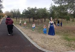 Afyonkarahisar'da bu da oldu! Pamuk Prenses'in cücelerini çaldılar