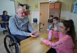 Samsun'da tekerlekli sandalyeli öğretmen, özel öğrencilere rehber oluyor