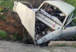 Manisa Kırkağaç’ta otomobil şarampole devrildi; 2 yaralı