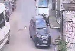 Kocaeli'nde el freni çekilmeyen otomobil, bahçe duvarına çarptı