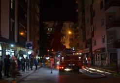 Samsun Bafra'da 7 katlı binanın çatısında yangın