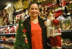 Antalya'da yılbaşı hazırlıkları başladı! Yılbaşı hazırlıkları başladı: Yapay çam ağacı ve süsleme maliyeti 20 bin lirayı buluyor!