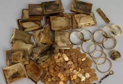 Ormanda gezerken paslı bir sandıkta hazine buldular! Tarihe yön verecek buluş