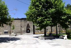 Hunat Hatun Külliyesi