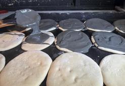 Uzaktan gören çimento sanıyor! Bursa'nın en meşhur lezzetine 8 bin 800 kilometreden gelen tat