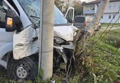 İnegöl'de işçi servisi ile hafif ticari araç çarpıştı: 11 yaralı