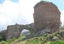 Manisa Kalesi ve Şehzadeler Parkı