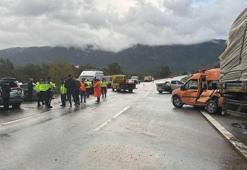 İzmir Tire'de zincirleme trafik kazasında 2'si jandarma 4 kişi yaralandı