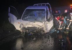 Sakarya Pamukova'da panelvanla kamyonetin çarpışması sonucu 1 kişi öldü, 3 kişi yaralandı