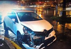 Mersin'de otomobiller çarpıştı: 2 yaralı