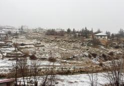 Adana'ya ilk kar düştü! Her yer beyaza büründü