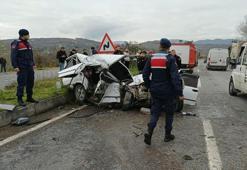 Zonguldak'ta kamyona çarpan otomobil hurdaya döndü: 1 ölü, 2 yaralı