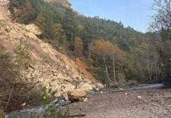 Hatay’ın Dörtyol ilçesinde heyelan meydana geldi