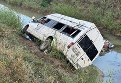 Adana'da korkunç kaza! Tarım işçilerini taşıyan minibüs sulama kanalına uçtu: 18 kişi yaralı