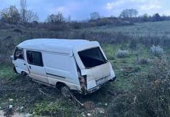 İnegöl'de kontrolden çıkan minibüs şarampole yuvarlandı: 1 yaralı
