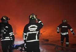 Gaziantep'te ambalaj fabrikasında yangın: İtfaiye, sağlık ve polis ekipleri sevk edildi