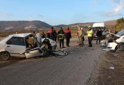 Kilis Polateli’de hafif ticari araç ile otomobil çarpıştı: 3 yaralı