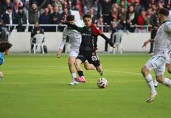 İzmir derbisinde Karşıyaka, Bornova 1877’yi 3 golle geçti